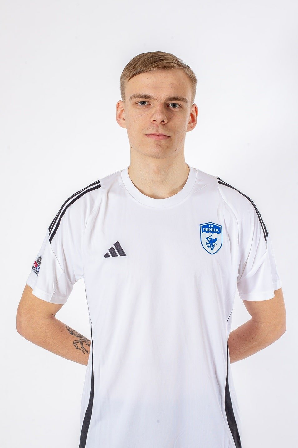 Kirjanov-Erik-5-front-min