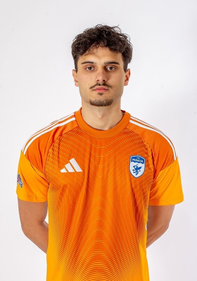 Tek-Daniel-Ali-1-front-min